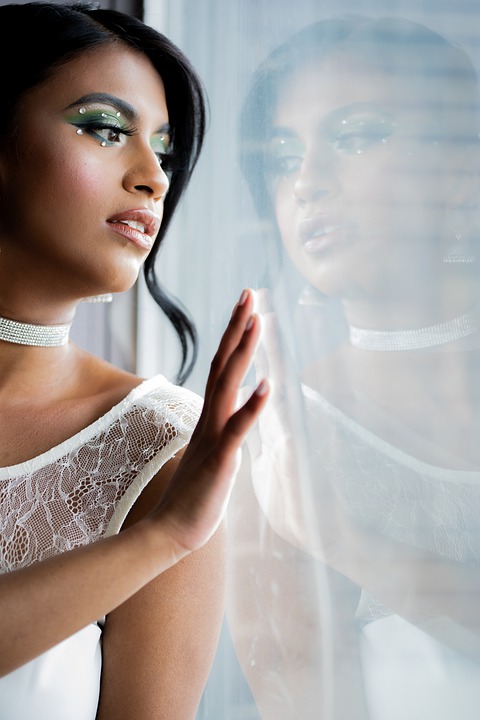 <span  class="uc_style_uc_tiles_grid_image_elementor_uc_items_attribute_title" style="color:#ffffff;">bride-6068347_960_720</span>