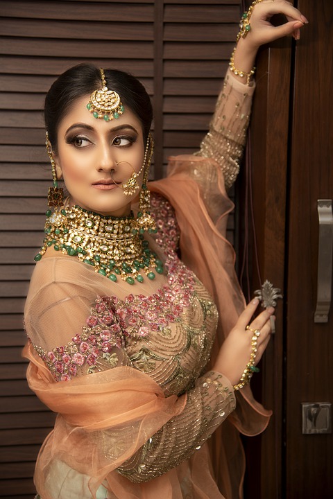 <span  class="uc_style_uc_tiles_grid_image_elementor_uc_items_attribute_title" style="color:#ffffff;">model-4255844_960_720</span>